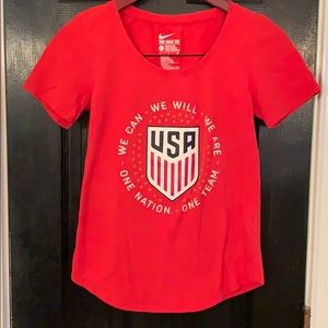 Nike women’s T-shirt USA one nation one team 🇺🇸